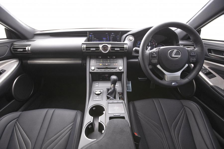 Торпедо Lexus RC F 2019 года  (ZA) (фото 6 из 25)